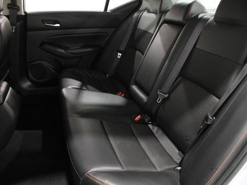 Used 2024 Nissan Altima 2.5 SR FWD image 17
