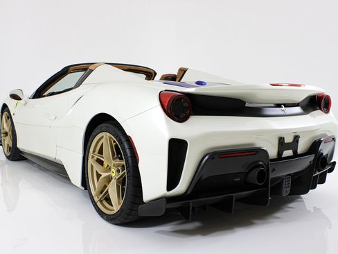 Certified 2020 Ferrari 488 Pista Spider RWD image 3