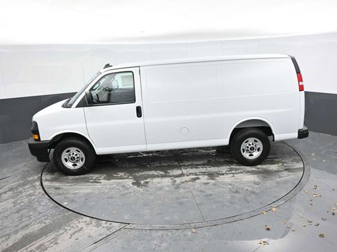 New 2025 GMC Savana 2500 w/ Driver Convenience Package image 27
