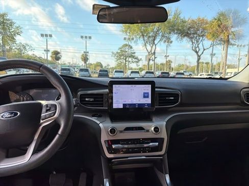 Used 2023 Ford Explorer XLT w/ Equipment Group 202A image 11