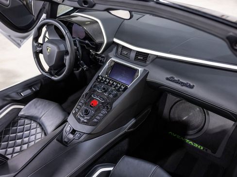 Used 2019 Lamborghini Aventador S image 43