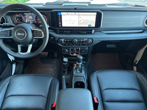 Used 2024 Jeep Wrangler Sahara image 15