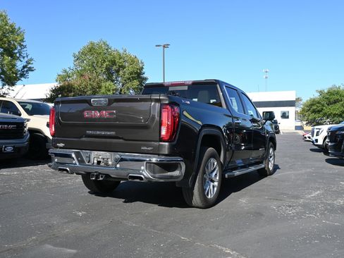 Used 2022 GMC Sierra 1500 SLT AWD/4WD image 5