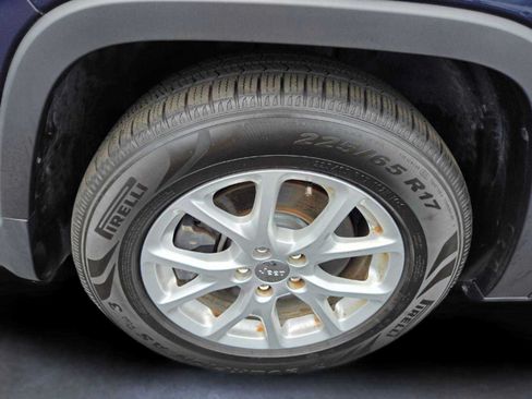Used 2015 Jeep Cherokee Latitude w/ Comfort/Convenience Group FWD image 9