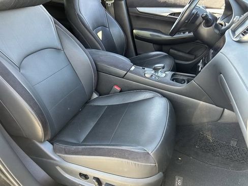 Used 2019 INFINITI QX50 Essential w/ Sensory Package FWD image 12