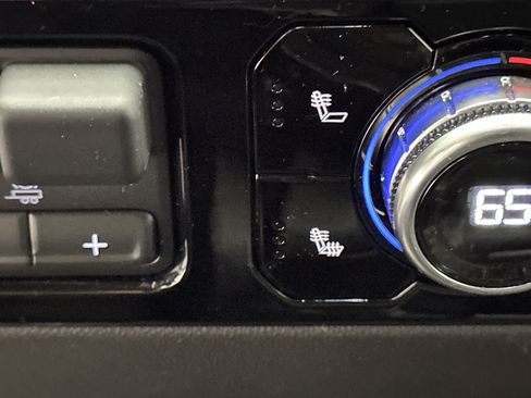 Used 2025 GMC Sierra 1500 SLT image 39