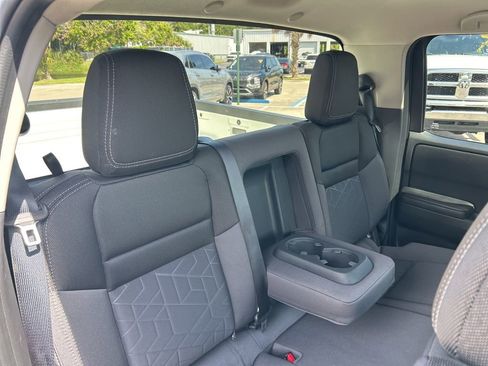 Certified 2025 Nissan Frontier SV AWD/4WD image 49