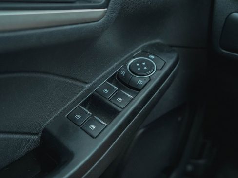 Used 2022 Ford Escape SE image 20