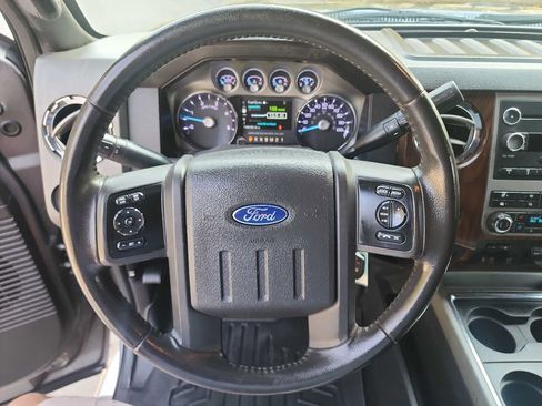 Used 2011 Ford F250 Lariat w/ Lariat Interior Pkg image 19