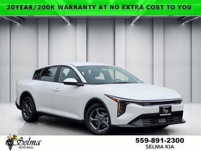 New 2025 Kia K4 LXS