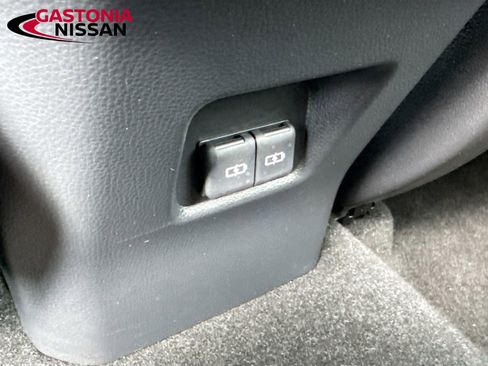 Used 2023 Toyota RAV4 XLE Premium FWD image 33
