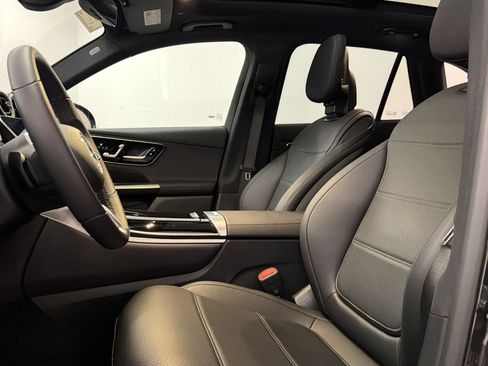 Used 2026 Mercedes-Benz GLC 300 image 5