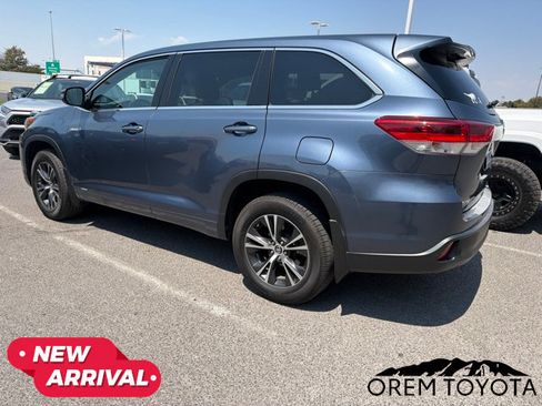 Used 2018 Toyota Highlander LE AWD/4WD image 18