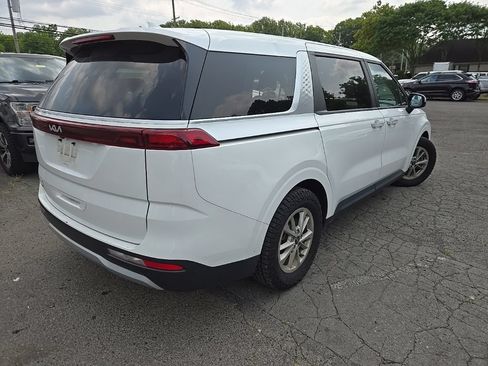Used 2024 Kia Carnival LX FWD image 6