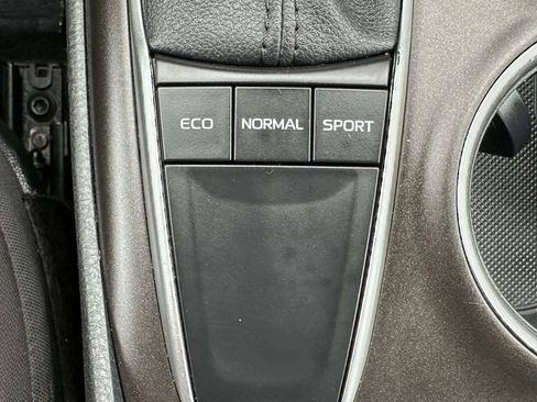 Used 2023 Toyota Camry LE FWD image 31