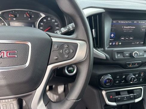 Used 2024 GMC Terrain SLE w/ Driver Convenience Package FWD image 18