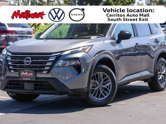 Used 2024 Nissan Rogue S FWD video 1
