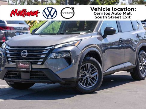 Used 2024 Nissan Rogue S FWD image 1