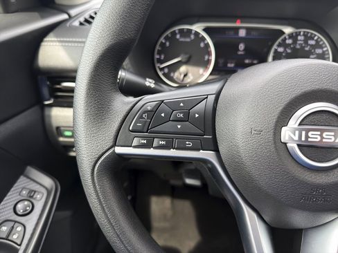 Used 2025 Nissan Sentra SV image 7