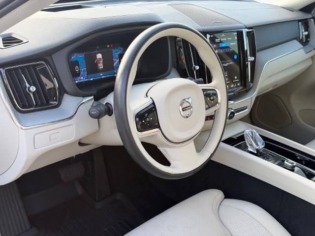 Used 2024 Volvo XC60 B5 Ultimate AWD/4WD image 15