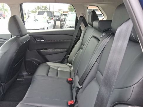 Used 2026 Nissan Rogue SL AWD/4WD image 19
