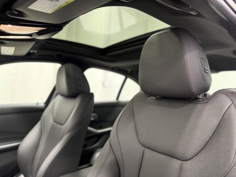 Used 2021 BMW 330i Sedan w/ Convenience Package RWD image 16