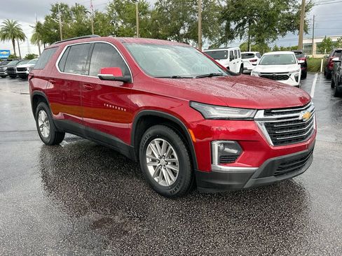 Certified 2023 Chevrolet Traverse LT FWD image 3