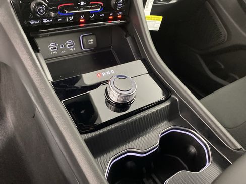 New 2025 Jeep Grand Cherokee Laredo w/ Luxury Tech Group I image 34