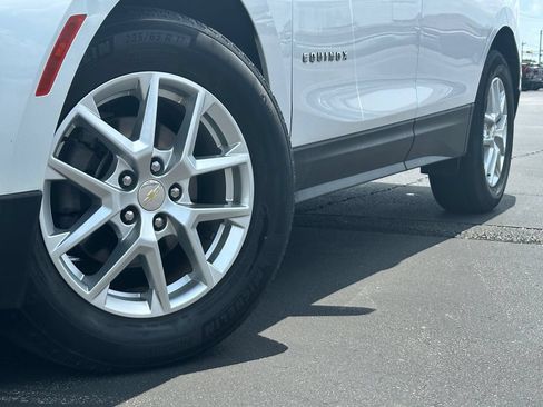 Certified 2022 Chevrolet Equinox LT FWD image 2