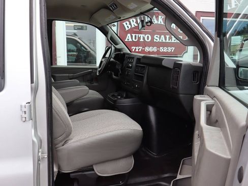Used 2018 Chevrolet Express 2500 LS w/ Driver Convenience Package RWD image 7