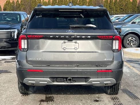 New 2026 Ford Explorer Active w/ Active Comfort Package image 7