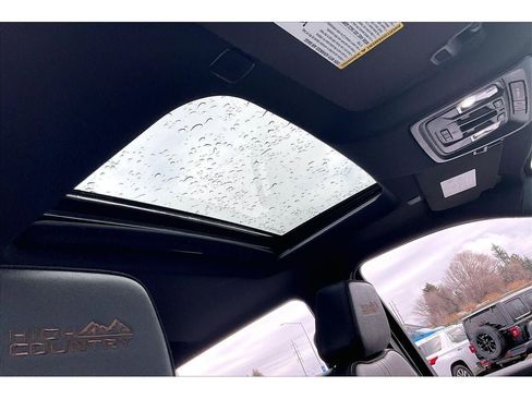 Used 2024 Chevrolet Silverado 2500 High Country w/ High Country Premium Package image 24