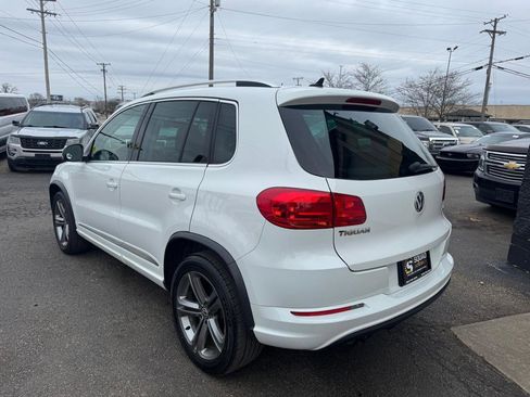 Used 2017 Volkswagen Tiguan Sport image 3