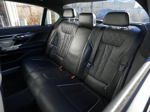 Used 2016 BMW 750i xDrive image 25