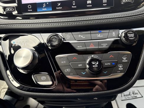 New 2026 Chrysler Pacifica Select w/ S Appearance Package image 16