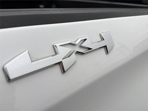 Used 2022 GMC Sierra 1500 Elevation image 16