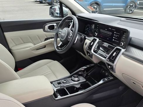 Certified 2023 Kia Sorento SX Prestige AWD/4WD image 12