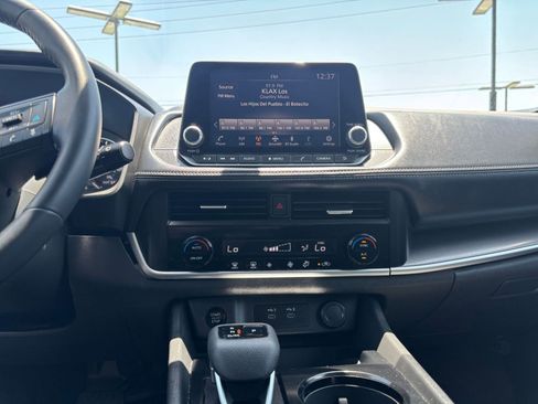 Used 2025 Nissan Rogue SV FWD image 20