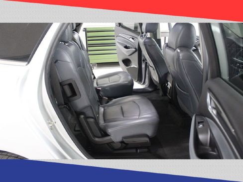 Used 2019 Buick Enclave Essence image 29