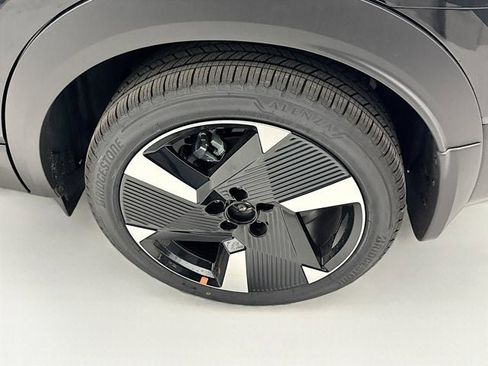 New 2026 Nissan Kicks SR image 7