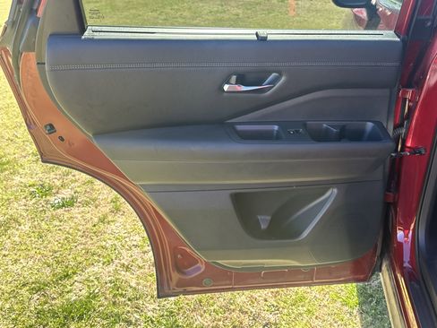 Used 2022 Nissan Pathfinder Platinum w/ Cargo Package image 22