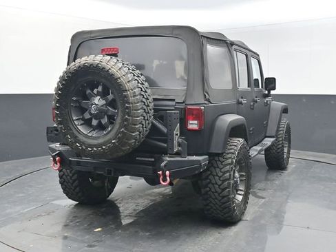 Used 2012 Jeep Wrangler Unlimited Sahara AWD/4WD image 6