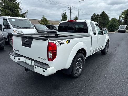 Used 2015 Nissan Frontier PRO-4X w/ Pro-4x Graphics Package AWD/4WD image 33