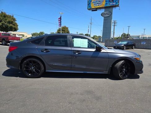 Used 2023 Honda Civic Sport image 3