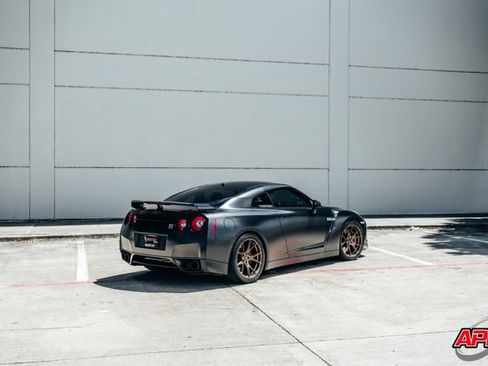 Used 2010 Nissan GT-R Premium AWD/4WD image 21