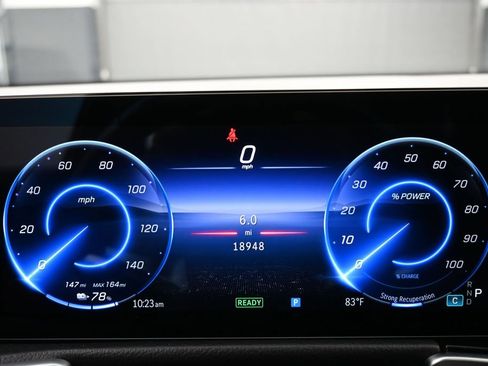 Used 2024 Mercedes-Benz EQB 300 4MATIC image 22