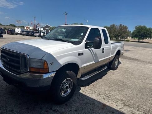 Used 2001 Ford F250 Lariat AWD/4WD image 2