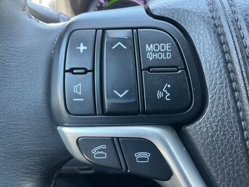 Used 2015 Toyota Highlander Limited AWD/4WD image 17