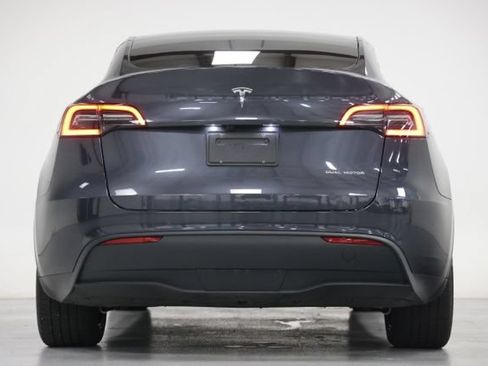 Used 2025 Tesla Model Y Long Range AWD/4WD image 13