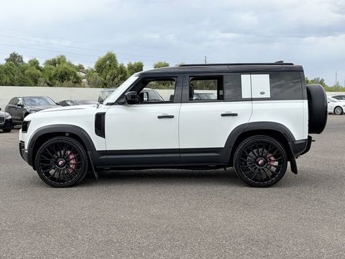 Used 2023 Land Rover Defender 110 SE AWD/4WD image 31